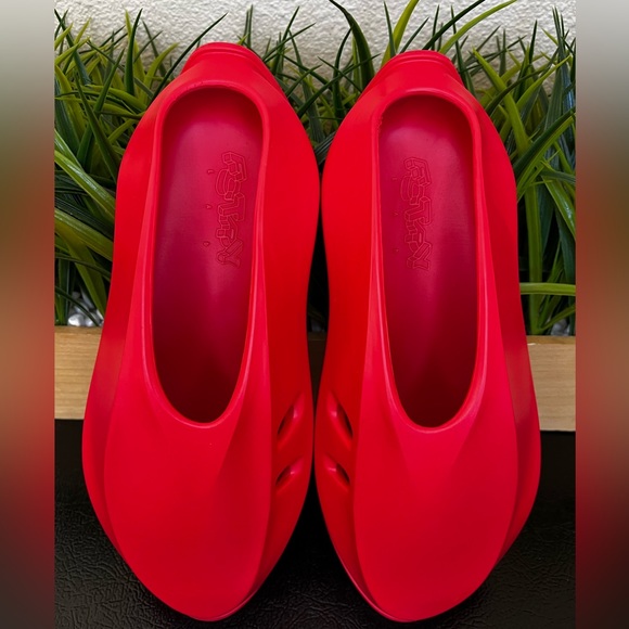 FCTRY Lab Knight Runner Red 3D Printed - Picture 8 of 10